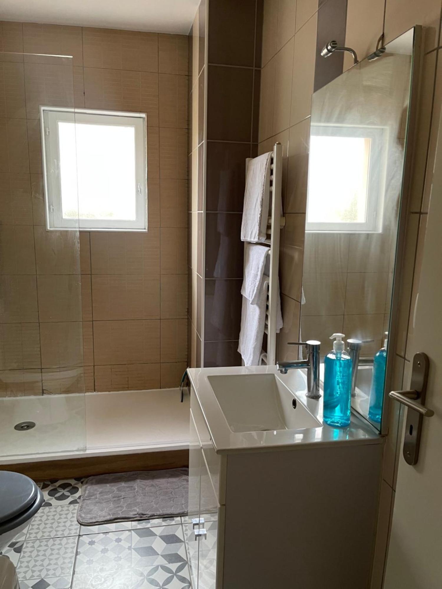 Ferienwohnung Hexagone Wifi Un Sejour A Part Longeville-les-Metz Exterior foto